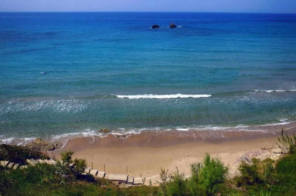 Tetraktys Estate Beachside Υδωρ Ágios Matthaíos Exteriör bild