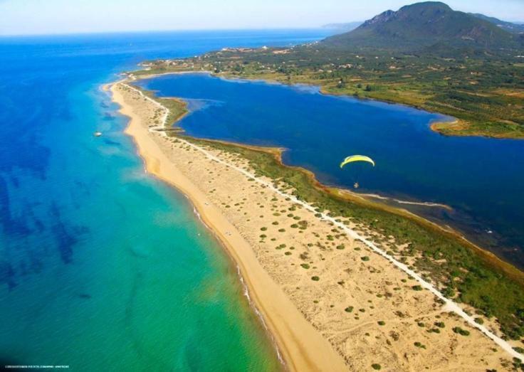 Tetraktys Estate Beachside Υδωρ Ágios Matthaíos Exteriör bild